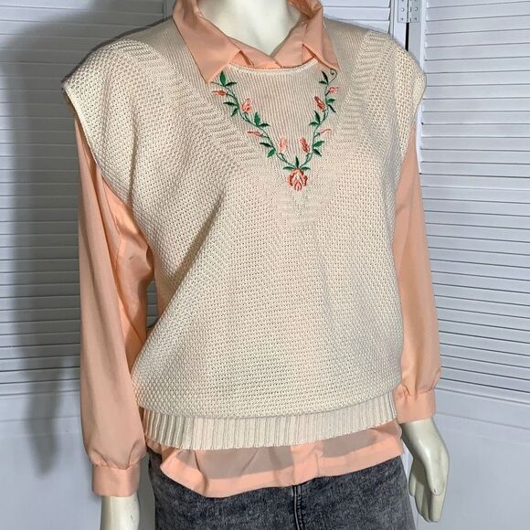 Vintage Pastel Embroidered Pullover Knit Sleeveless Sweater - Picture 1 of 15